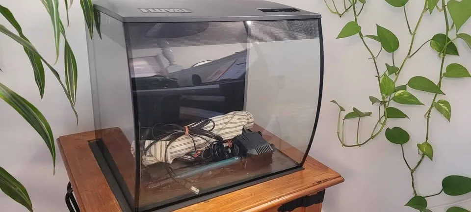 Fluval Flex 15 Gallon plus accessories image indicator(2)