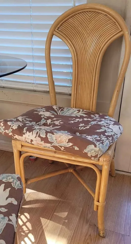 Vintage sun room dining set and sitting room image indicator(3)