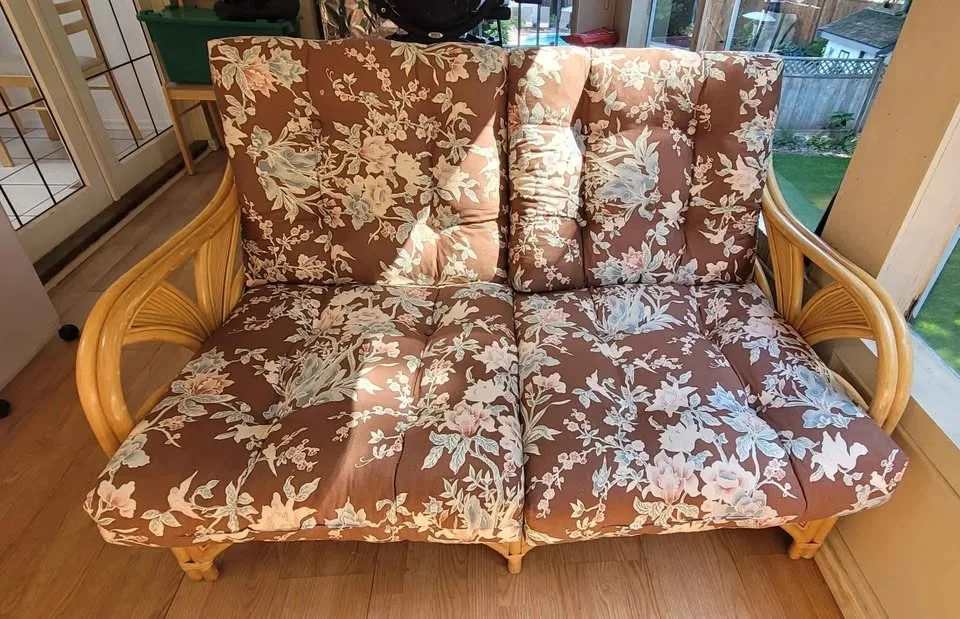 Vintage sun room dining set and sitting room image indicator(6)