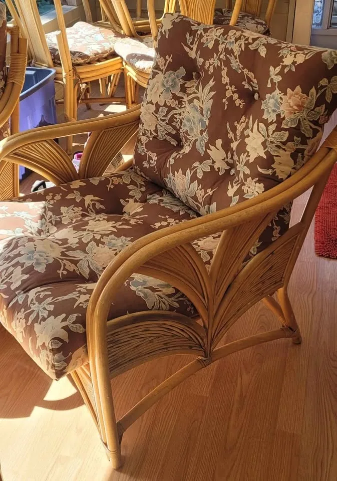 Vintage sun room dining set and sitting room image indicator(7)