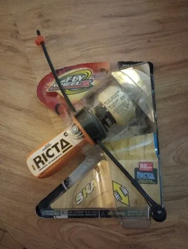 2005 Jakks Pacific Fly Wheels Toy Set