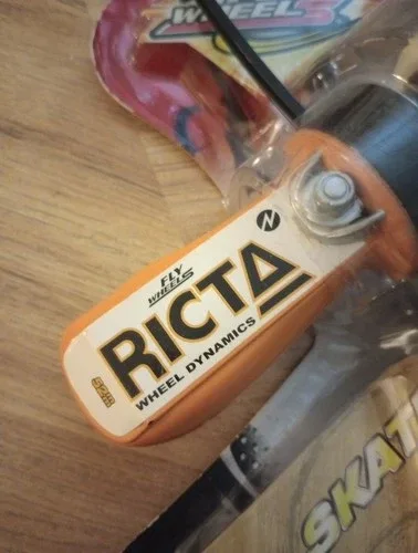 2005 Jakks Pacific Fly Wheels Toy Set image indicator(2)