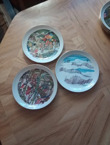 Three Vintage Chicago Landmark Plates