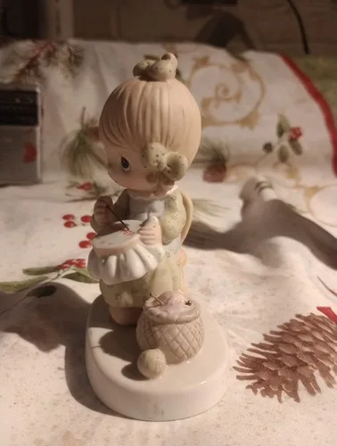 1979 Precious Moments MOTHER SEW DEAR E-3106 image indicator(2)