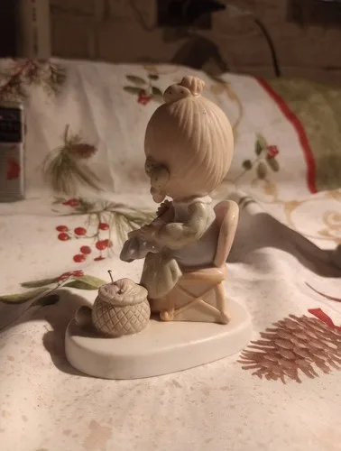 1979 Precious Moments MOTHER SEW DEAR E-3106 image indicator(3)