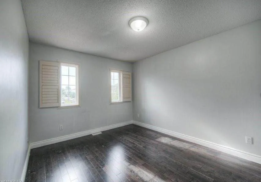 4 Beds 2.5 Baths - House