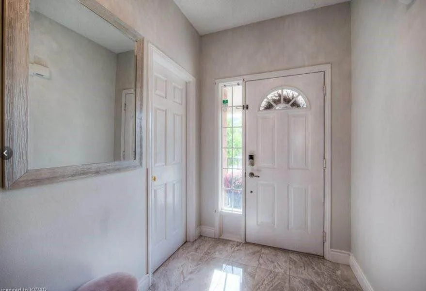 4 Beds 2.5 Baths - House image indicator(2)