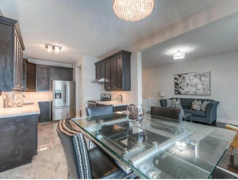 4 Beds 2.5 Baths - House image indicator(6)