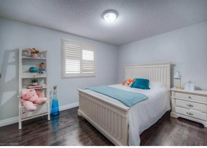 4 Beds 2.5 Baths - House image indicator(8)