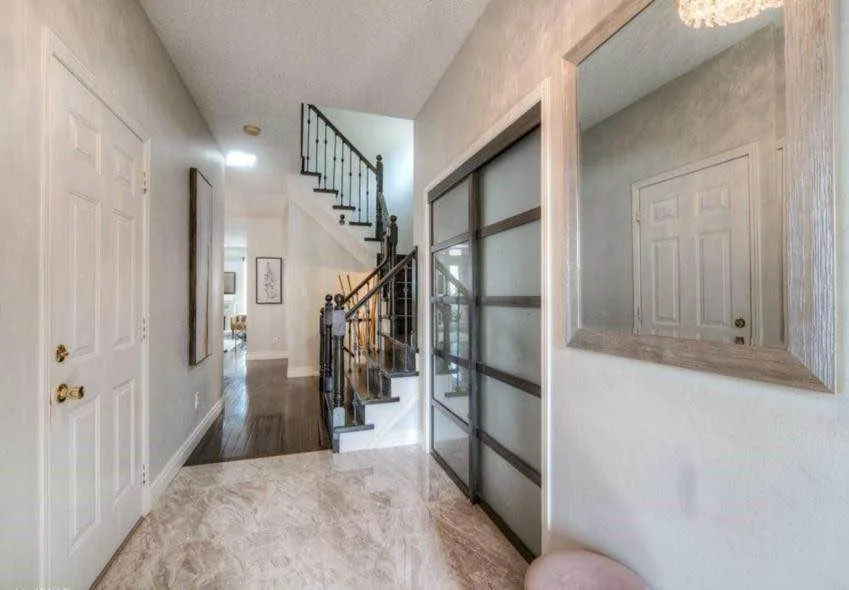 4 Beds 2.5 Baths - House image indicator(9)