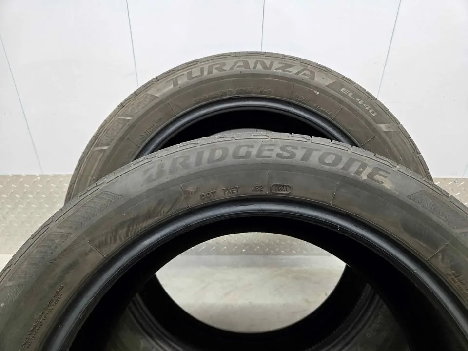 Bridgestone Turanza Tires- 235/55R19 image indicator(9)