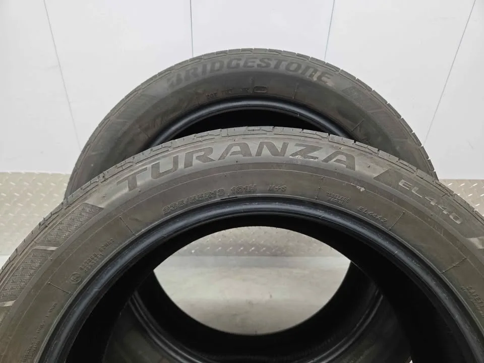 Bridgestone Turanza Tires- 235/55R19 image indicator(10)