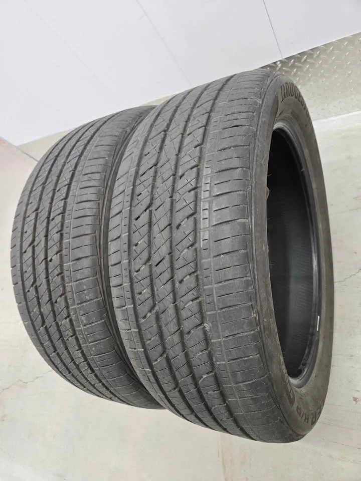 Bridgestone Dueler All Season Tires- 245/50R20 image indicator(2)