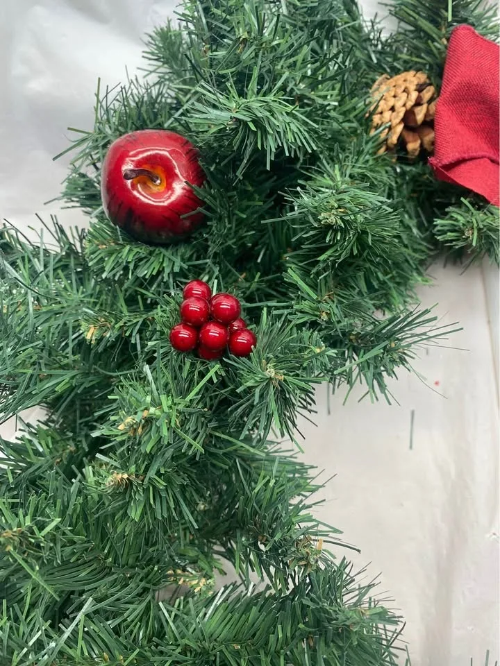 Beautiful Pine Christmas Wreath image indicator(2)