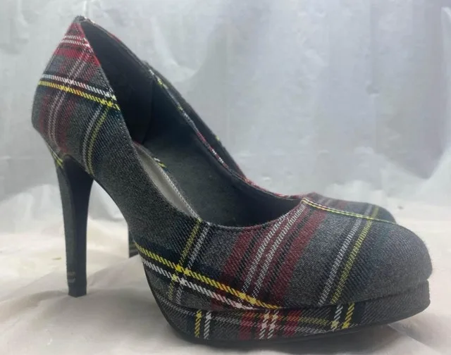 Size 7 Women's Shoe Collection image indicator(2)