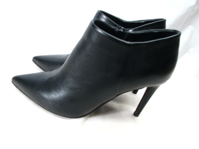 Size 7 Women's Black Ankle Boots - photo 2