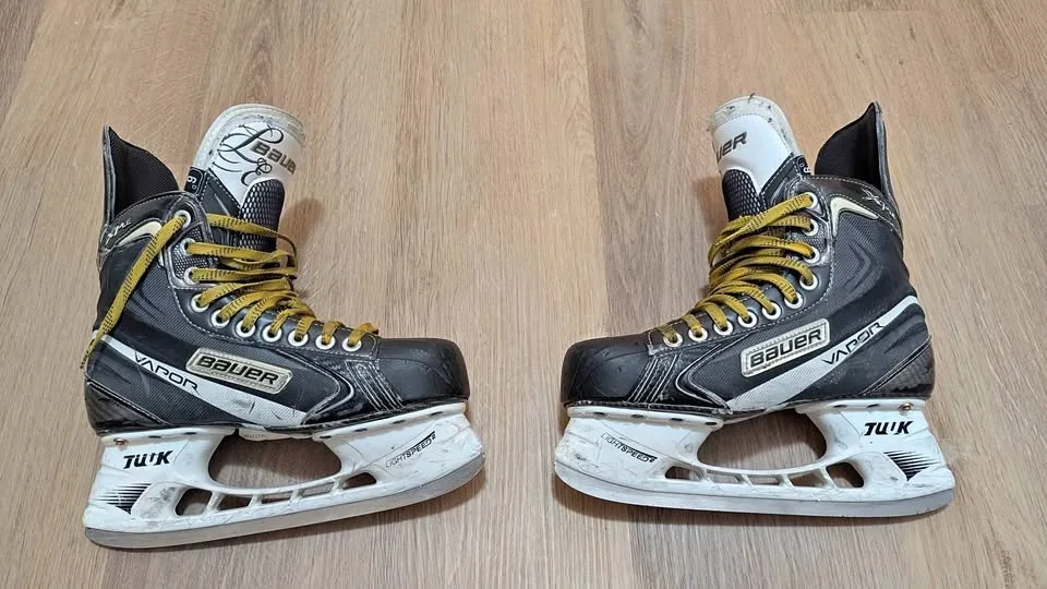 Bauer ice skates