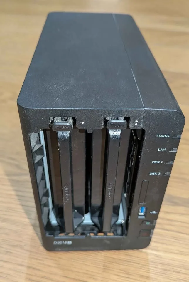 Synology DS218+ NAS image indicator(2)