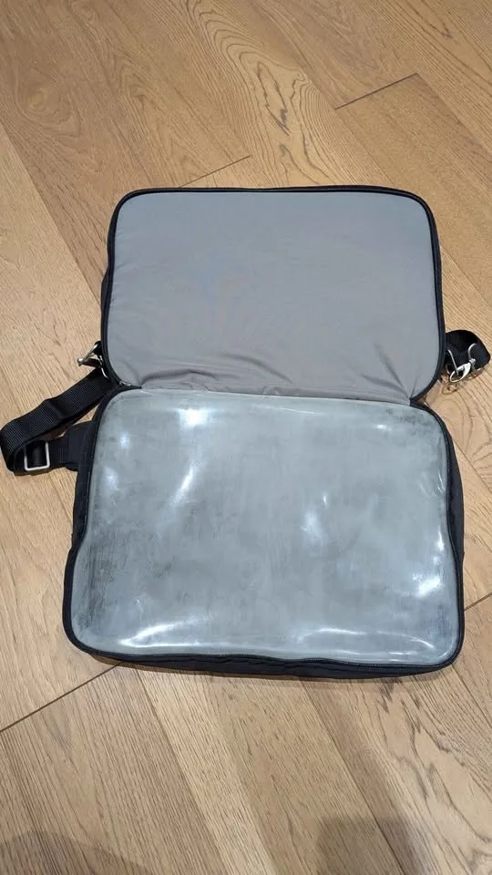 FlyThru Laptop Bag image indicator(2)