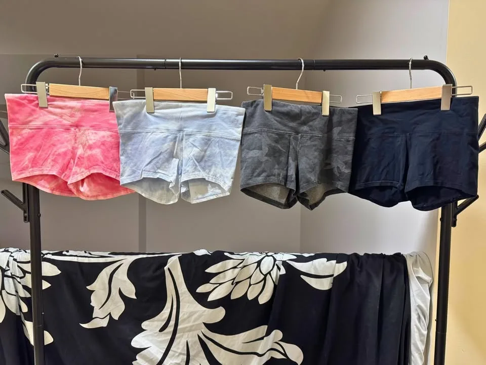 Aritzia Leggings, Shorts, And Skirts image indicator(4)