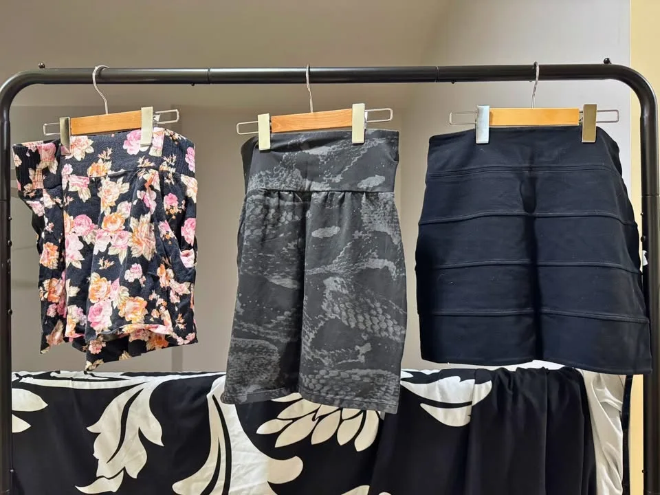 Aritzia Leggings, Shorts, And Skirts image indicator(6)