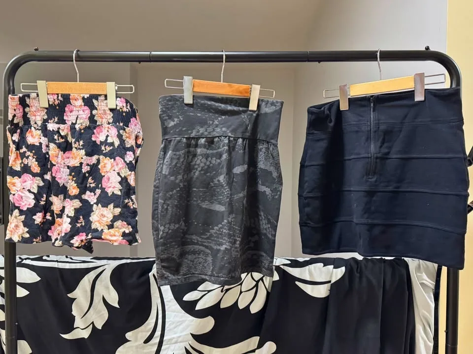 Aritzia Leggings, Shorts, And Skirts image indicator(7)