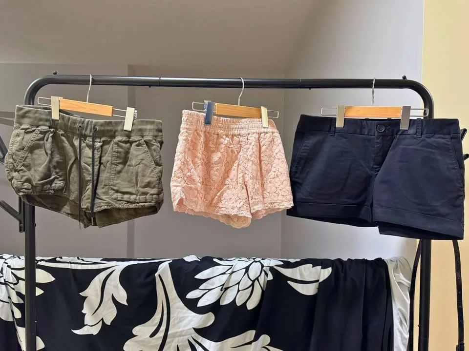 Aritzia Leggings, Shorts, And Skirts image indicator(8)