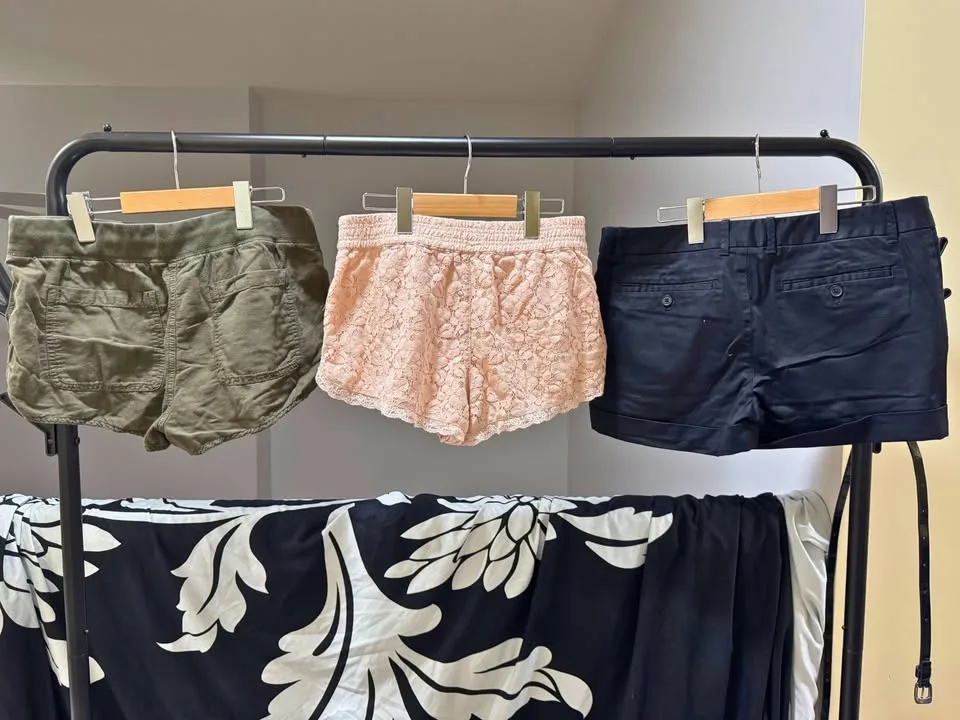 Aritzia Leggings, Shorts, And Skirts image indicator(9)
