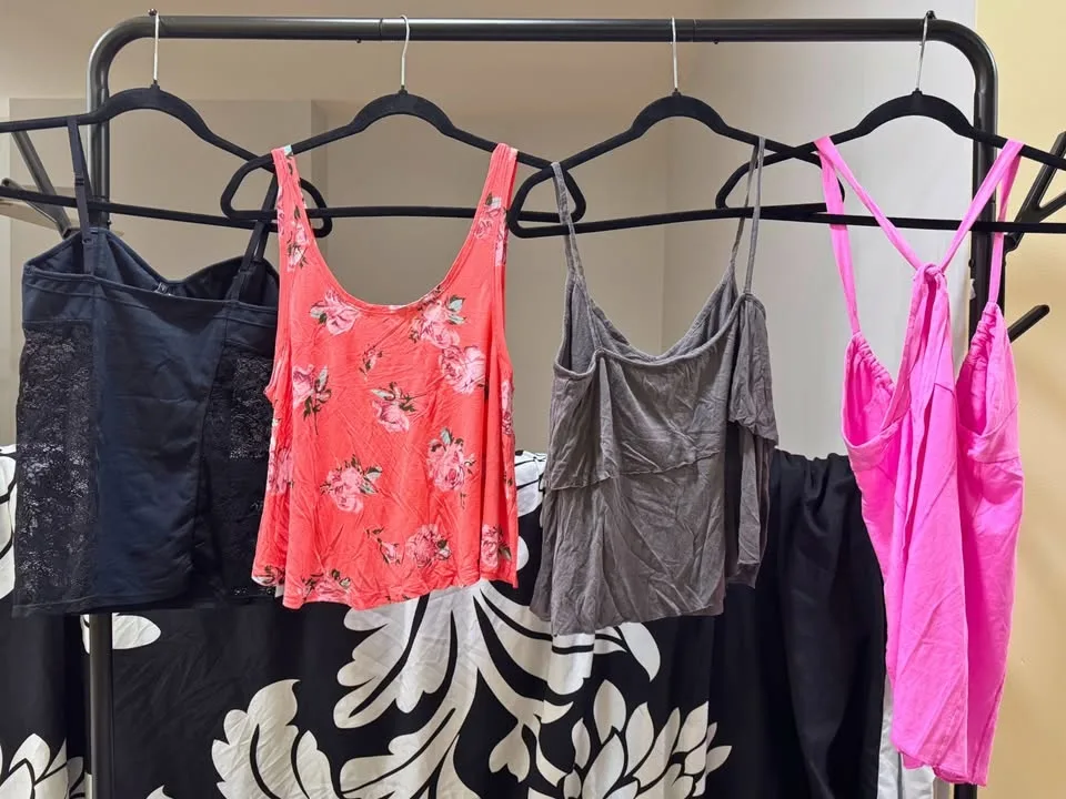 Aritzia Tank Tops image indicator(2)