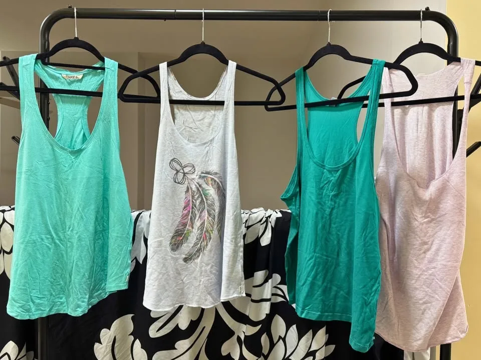 Aritzia Tank Tops image indicator(4)