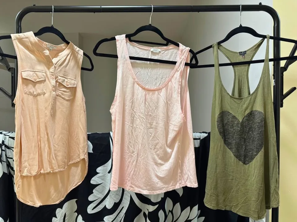 Aritzia Tank Tops image indicator(6)