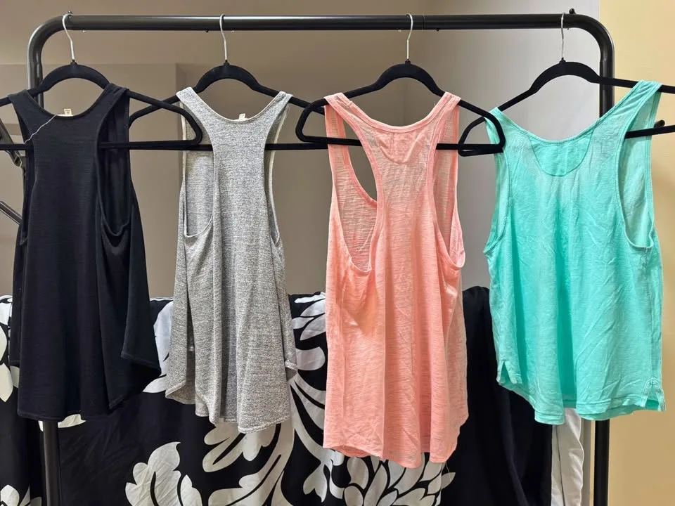 Aritzia Tank Tops image indicator(9)