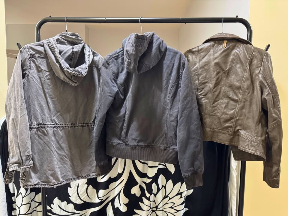 Aritzia Blazers And Jackets - photo 4