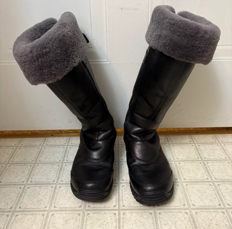 EUC. Ugg Miko Tall Boots - Size 8 - photo 3