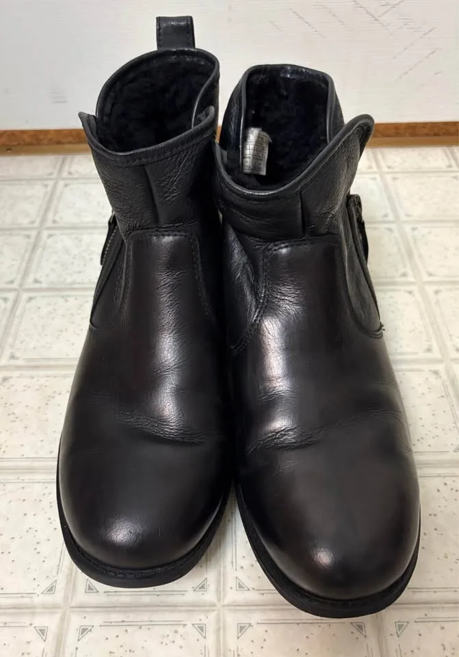 Ugg LaVelle Ankle Winter Boots - Size 9 image indicator(3)