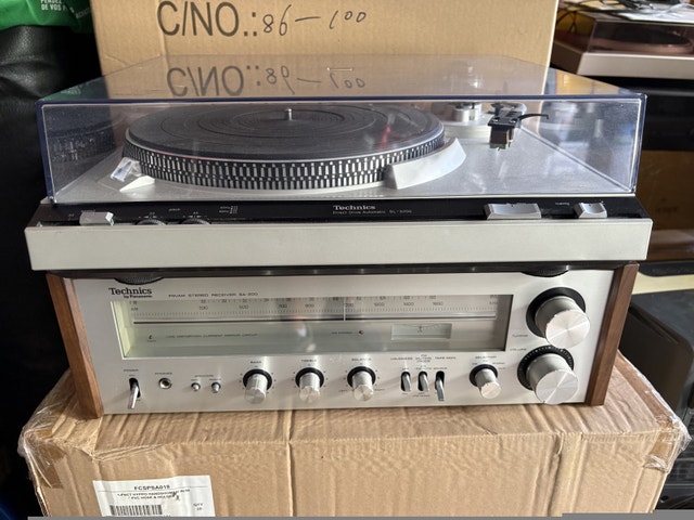 Technics SL-3200 Turntable - photo 3