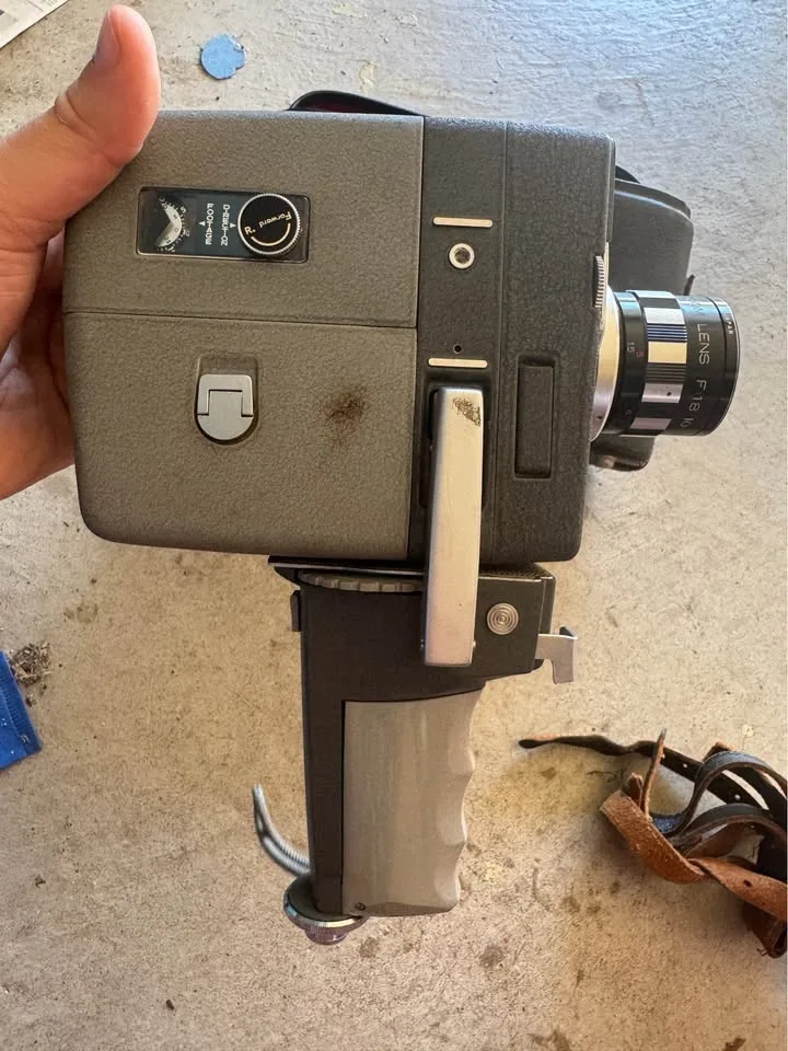 Vintage 8mm Movie Camera with Case – Untested image indicator(2)