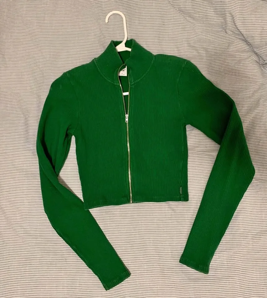 Aritzia TNA Copley long sleeve