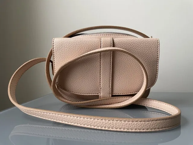 Banana Republic Bag image indicator(3)