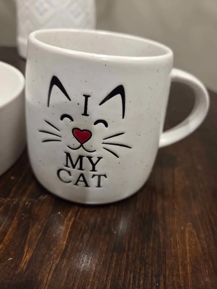Cat mug and matching pet bowl image indicator(2)