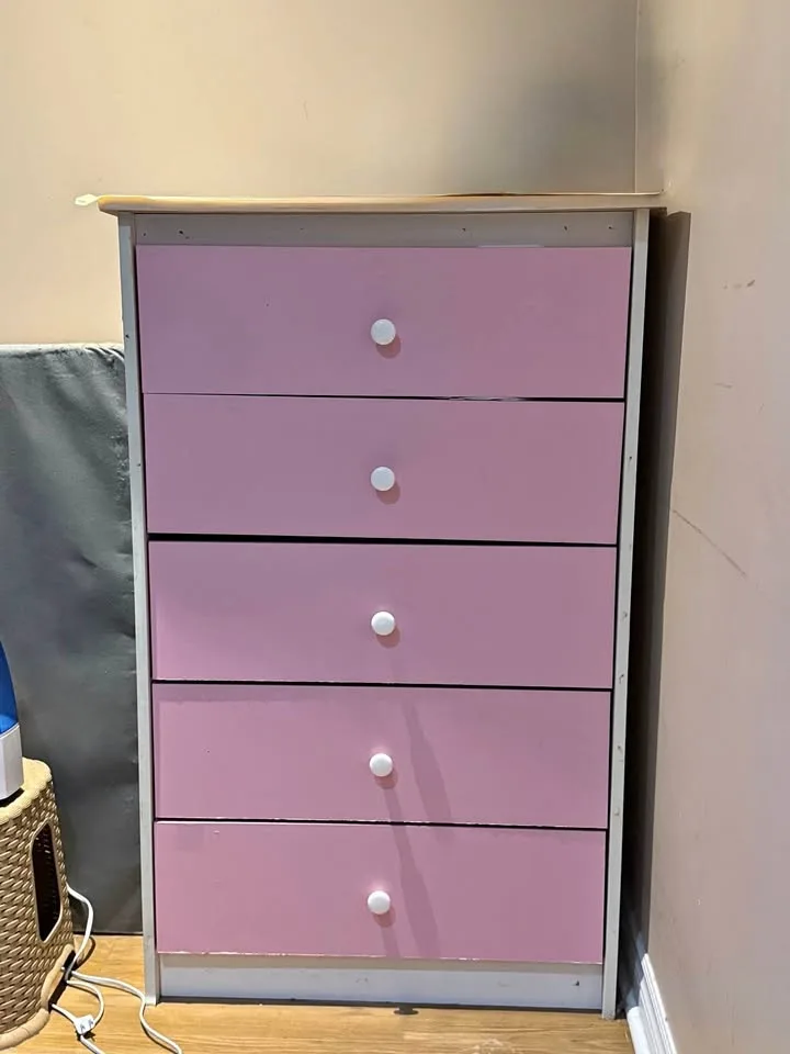 Solid 5-Drawer Chest – Great Condition