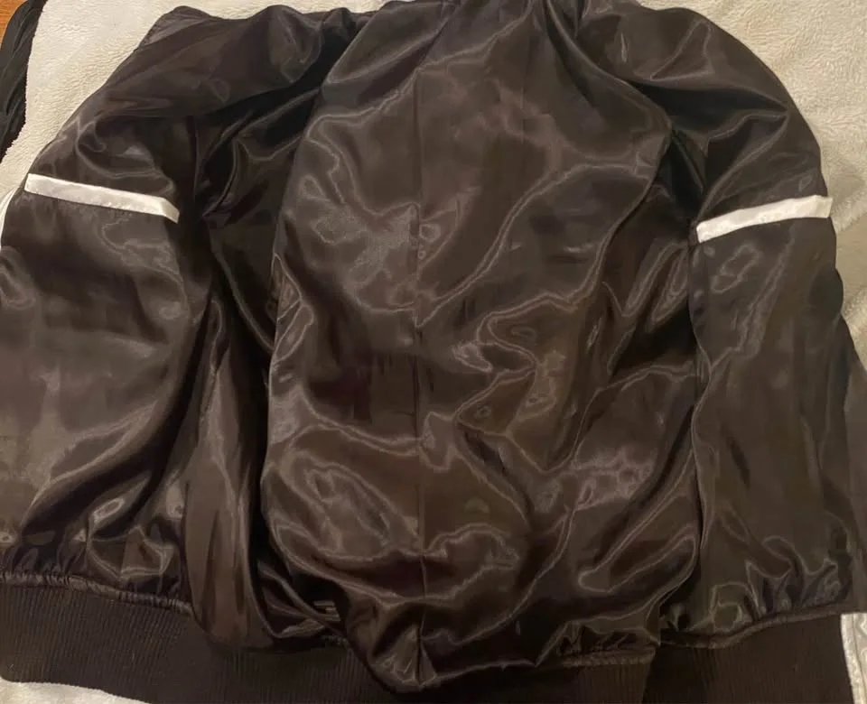 Silver Quilted Scorpion Bomber Jacket (Size M) image indicator(3)