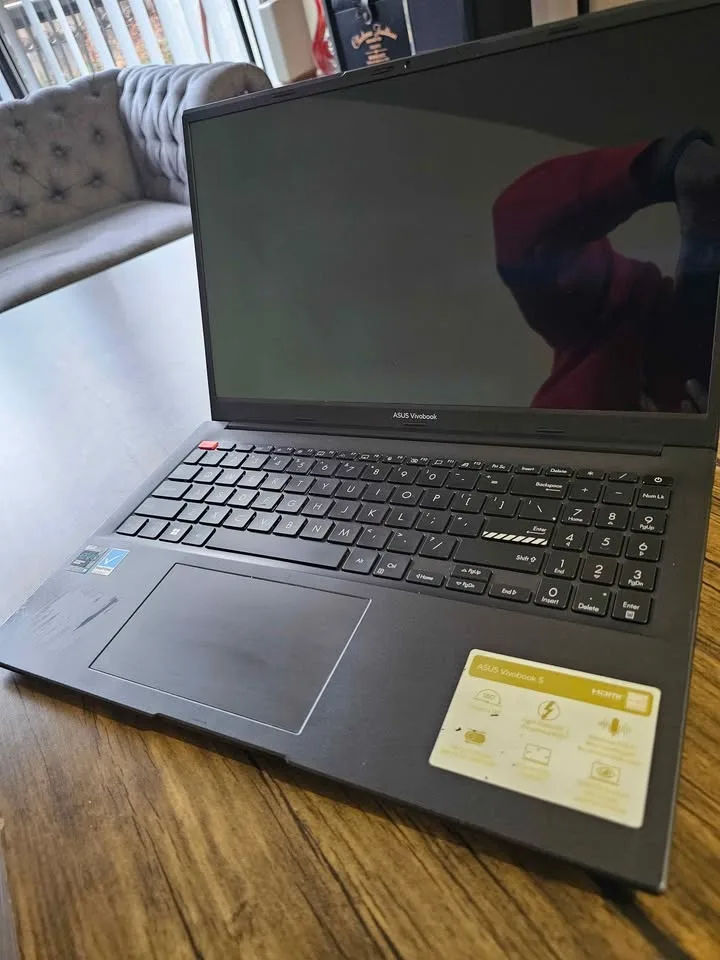 ASUS VivoBook S 15 OLED – i5 / 16GB / 512GB – Great Condition image indicator(2)