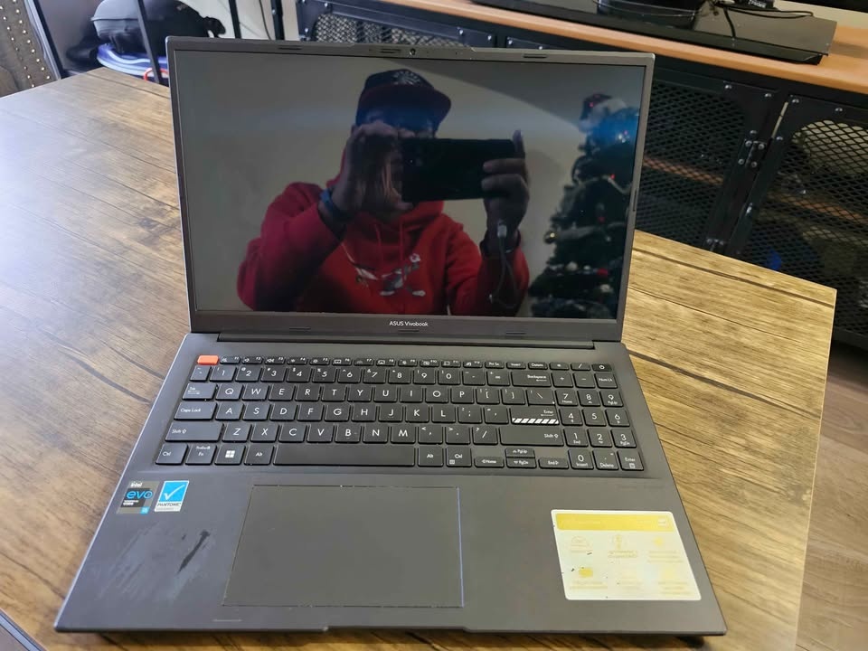 ASUS VivoBook S 15 OLED – i5 / 16GB / 512GB – Great Condition - photo 4