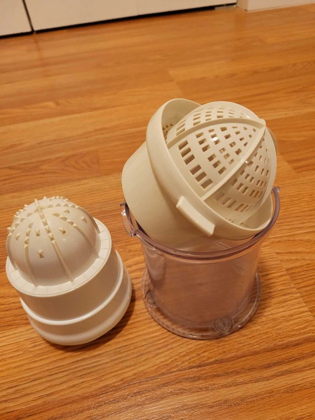 Cream Manual Citrus Juicer