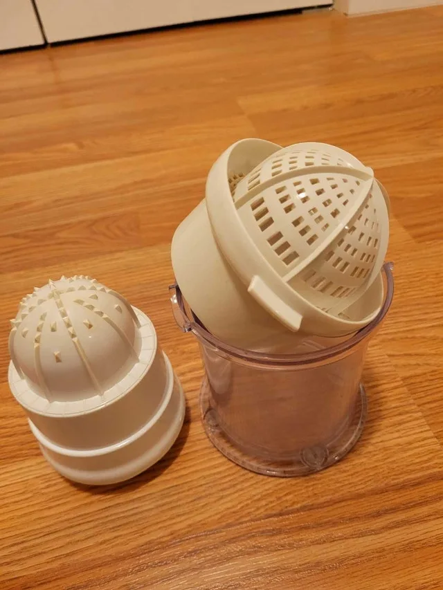 Cream Manual Citrus Juicer