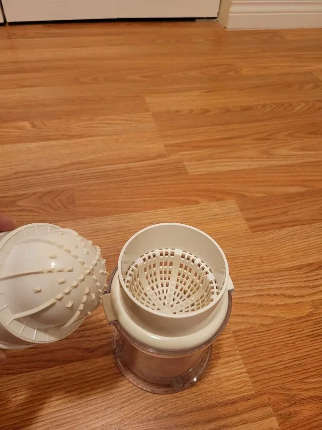 Cream Manual Citrus Juicer image indicator(2)