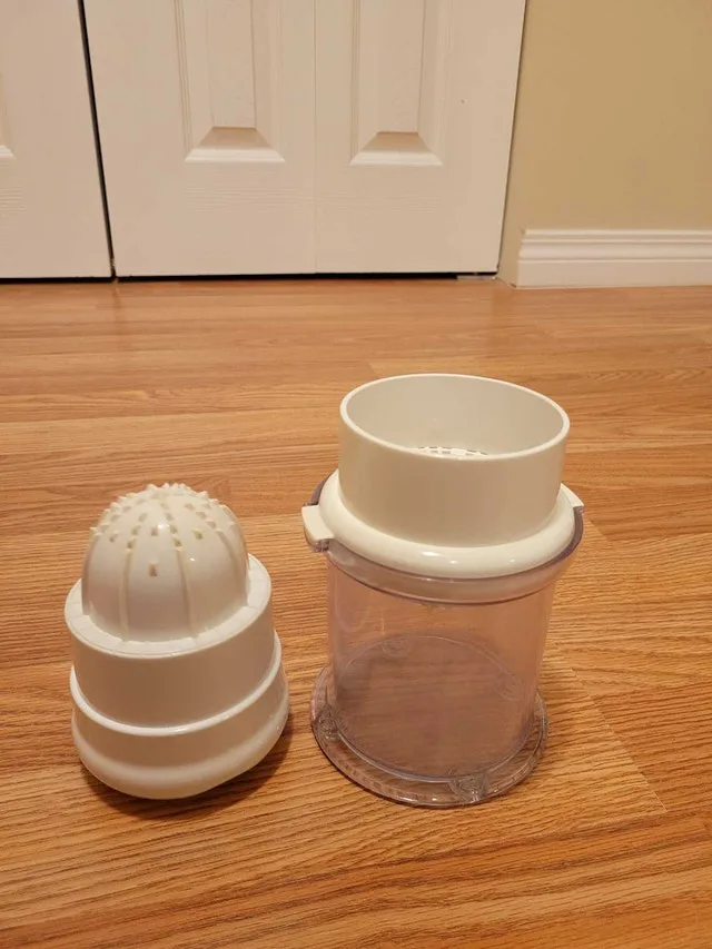 Cream Manual Citrus Juicer image indicator(3)