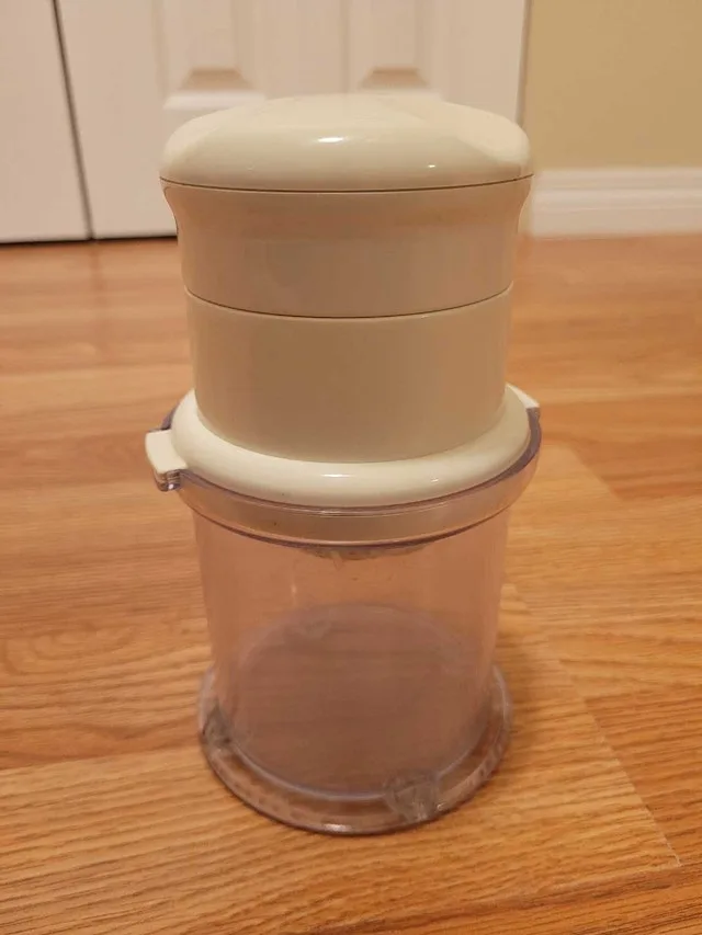 Cream Manual Citrus Juicer image indicator(5)