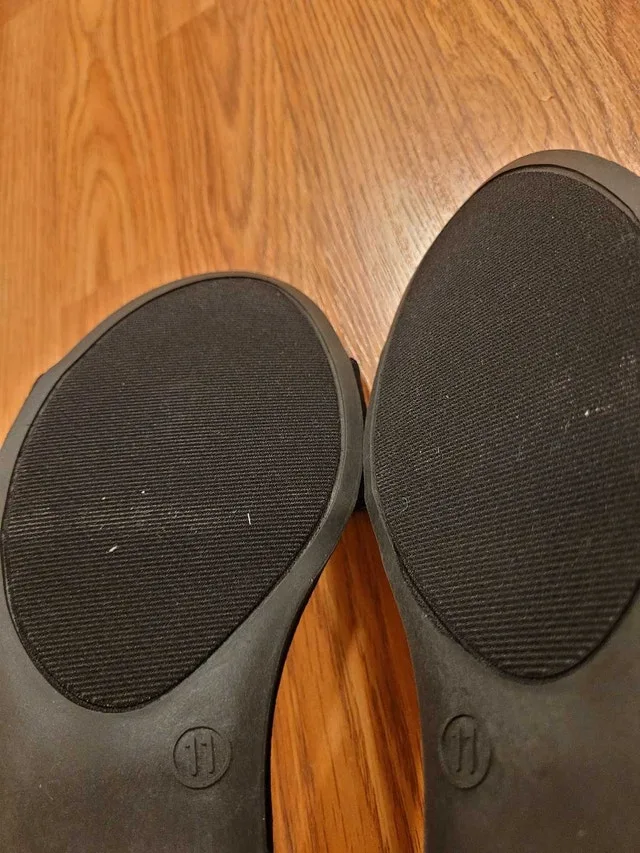 FIONI Black Women's US 11 Flats Sandals No Box image indicator(9)